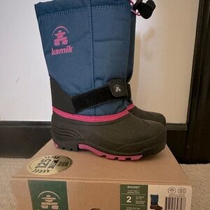 Kamik kids snow boots. Worn a few times